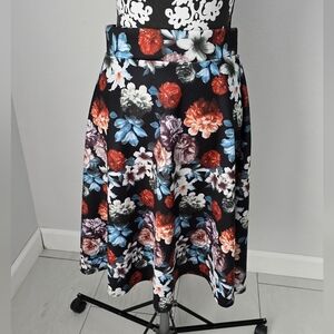 Metrowear Floral-Print Skirt Size XL